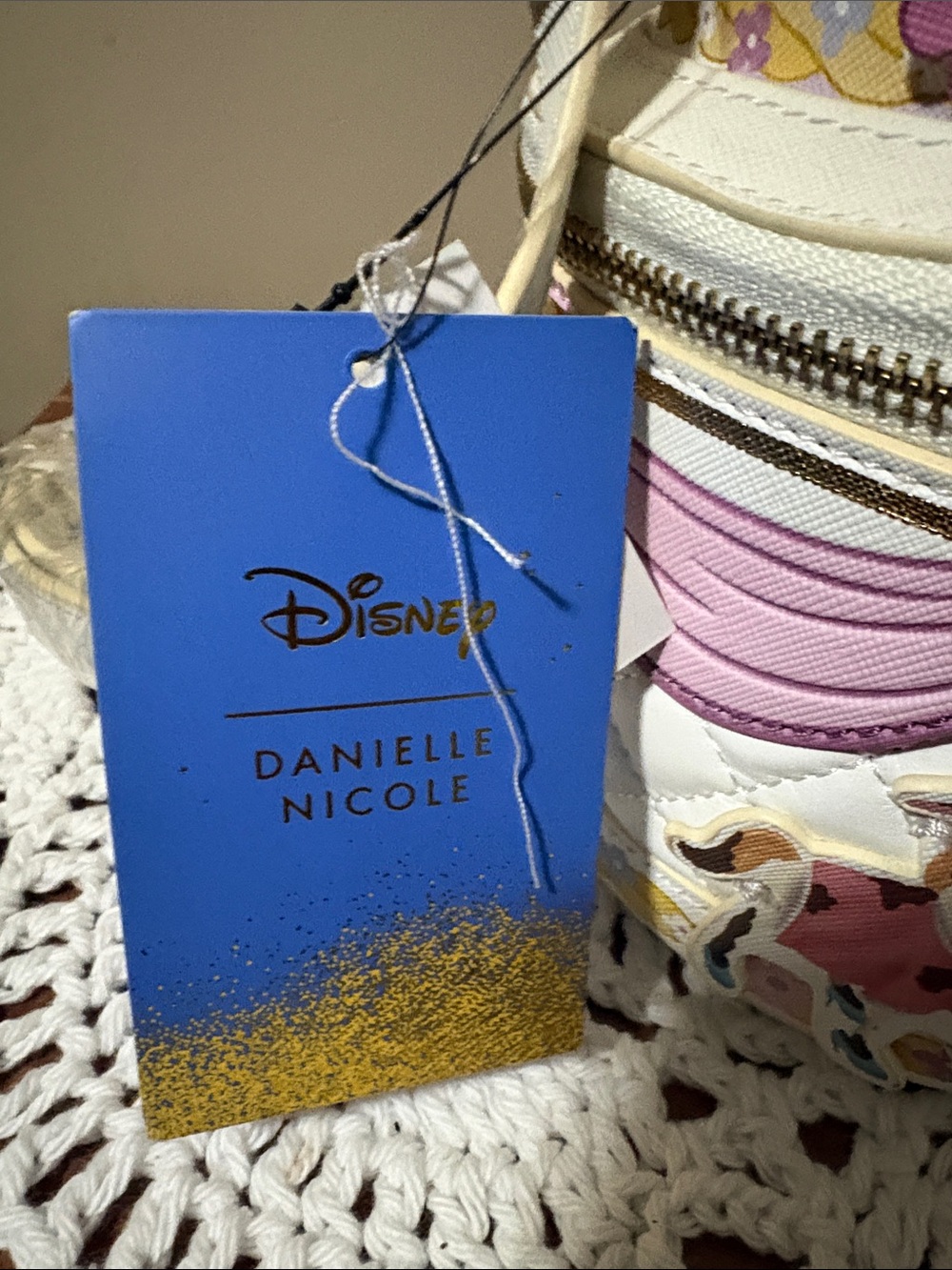Danielle Nicole Disney Rapunzel & Flynn White and Pink Cake Crossbody Bag NWT - Picture 3 of 4